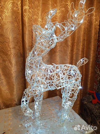 Новогодний олень светящийся