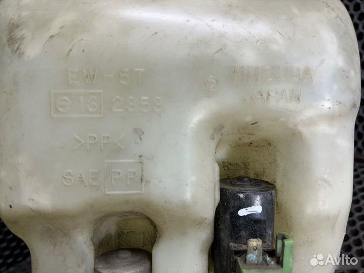 Бачок омывателя Subaru Legacy 2 1993-1999