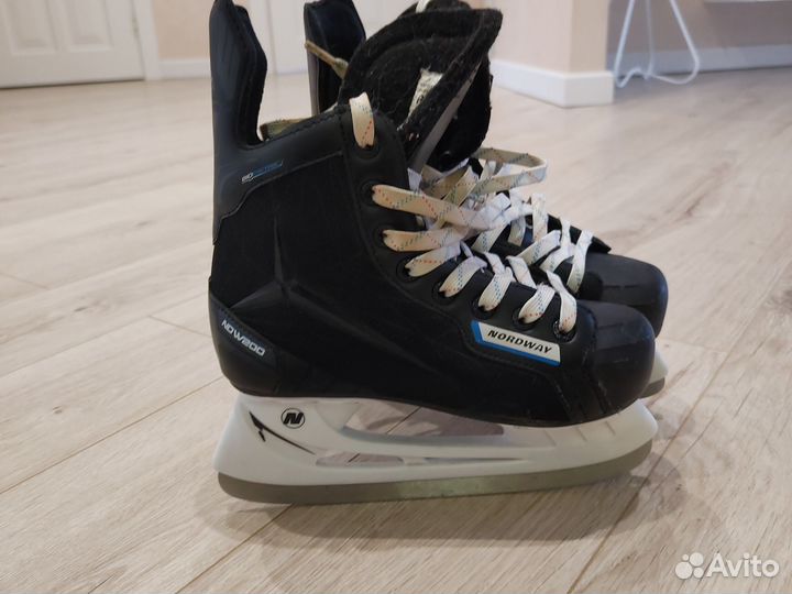 Коньки хоккейные