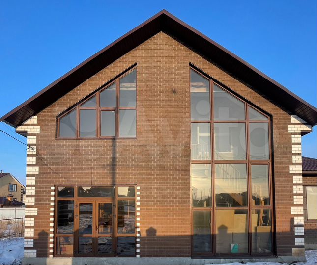 Коттедж 185 м² на участке 4 сот.