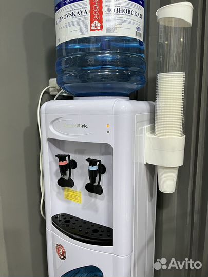 Кулер для воды б/у