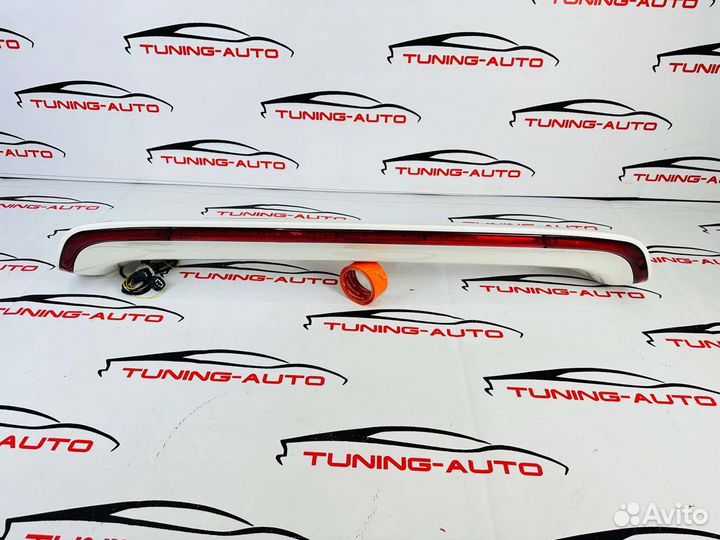 Спойлер на верх Toyota Land Cruiser 200 LED S4540