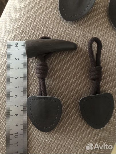 Пуговицы для пальто или шубы