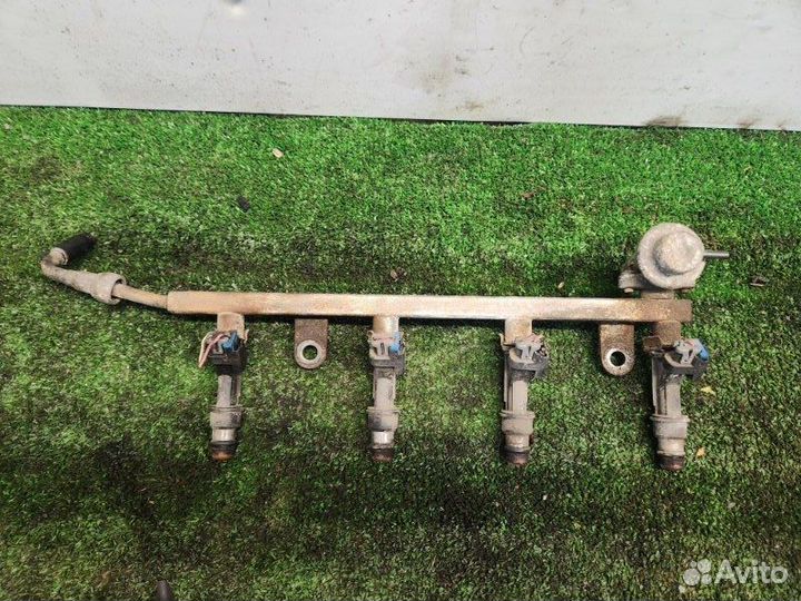 Топливная рейка с форсунками Chevrolet Lanos седан