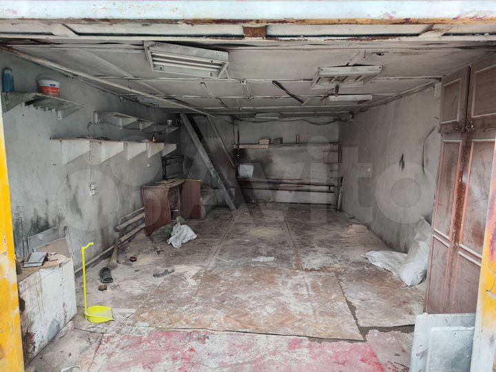 Гараж, > 30 м²