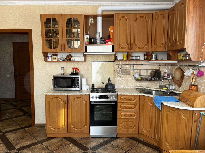 Дом 185 м² на участке 8,3 сот.