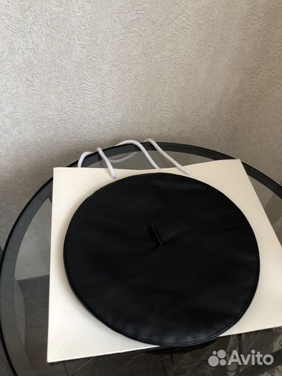 Берет женский кожаный