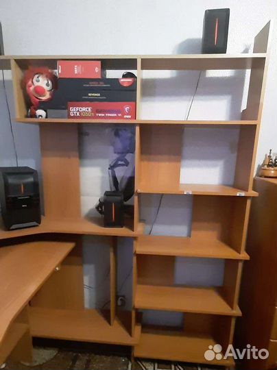 Угловой письменный стол