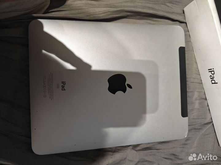 iPad 1 64gb Cellular (sim)