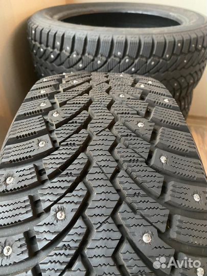 Pirelli Formula Ice 215/50 R17