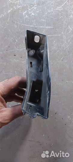 Кронштейн переднего бампера на Audi A5