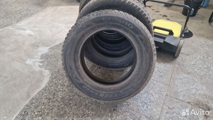 Kumho I'Zen KW22 235/65 R17 T