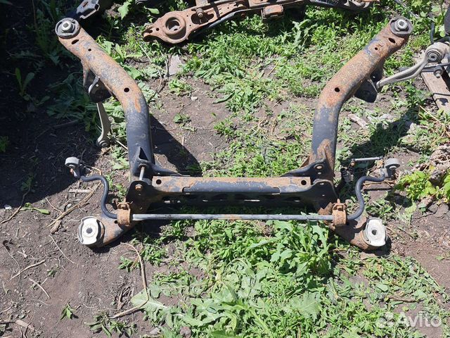 Подрамник задний audi a4 b8