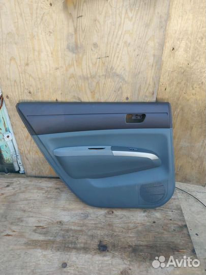 Обшивка двери задней левой Toyota Prius 2 NHW20
