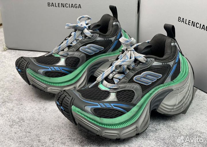 Balenciaga 10XL