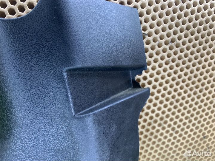 Накладка стойки нижняя левая Lifan X60