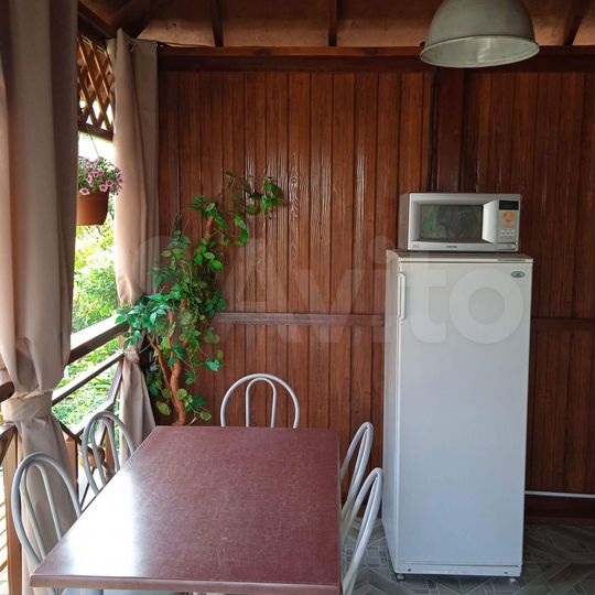 Комната 16 м² в 3-к., 2/2 эт.