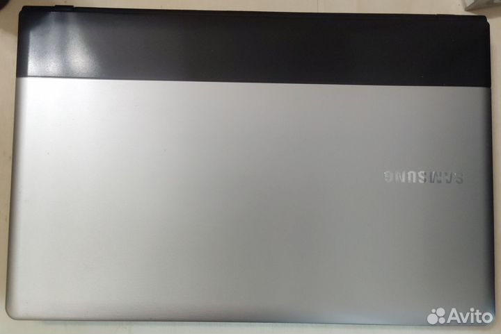 Samsung i3-2330M 8gb 750gb MX520 15
