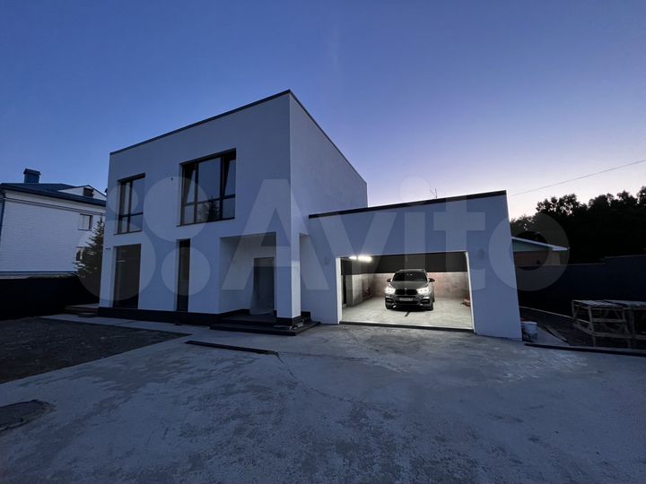 Коттедж 220 м² на участке 6 сот.