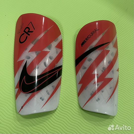 Щитки футбольные nike mercurial