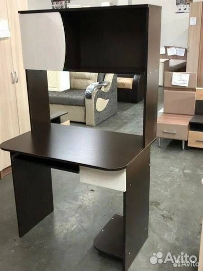 Компьютерный стол №2