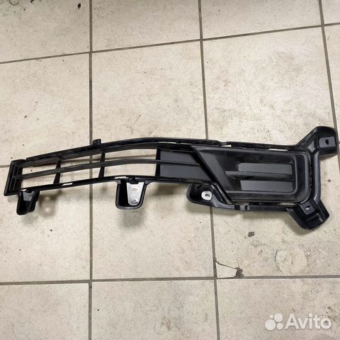 Решетка правая Toyota LC200 15- Оригинал