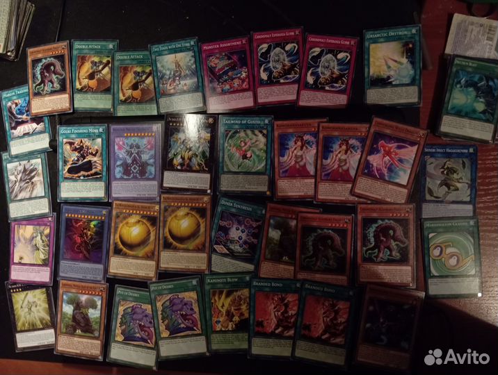 Карты yu-gi-oh и bakugan