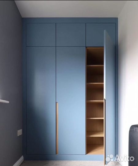 Шкаф распашной