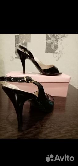 Босоножки женские