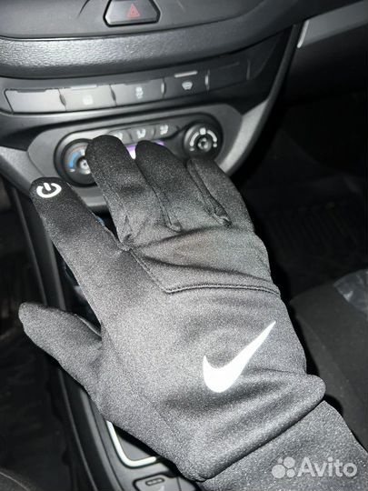 Перчатки Nike