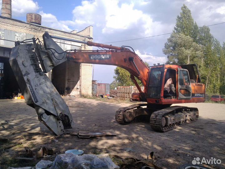 Сдам экскаваторы с гидроножницами