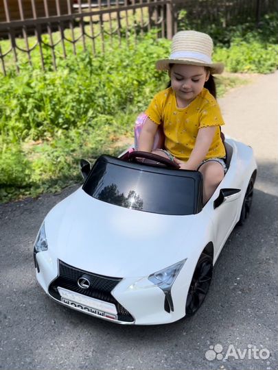 Машинка-электромобиль детская