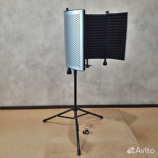 Акустический экран со стойкой