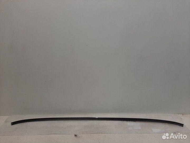 Молдинг лобового стекла передний Toyota Camry V70