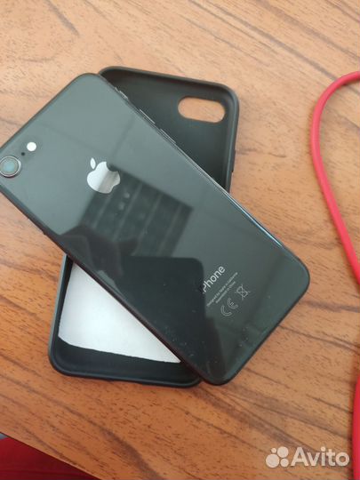 iPhone 8, 64 ГБ