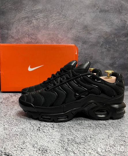 Кроссовки мужские nike air max tn plus