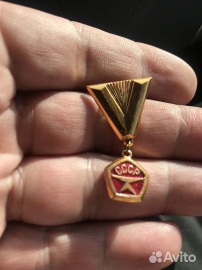 Продам значки космос