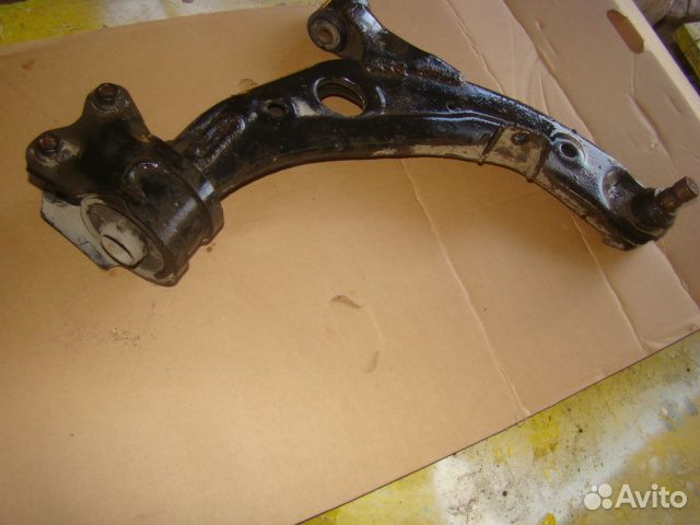 Рычаг передний