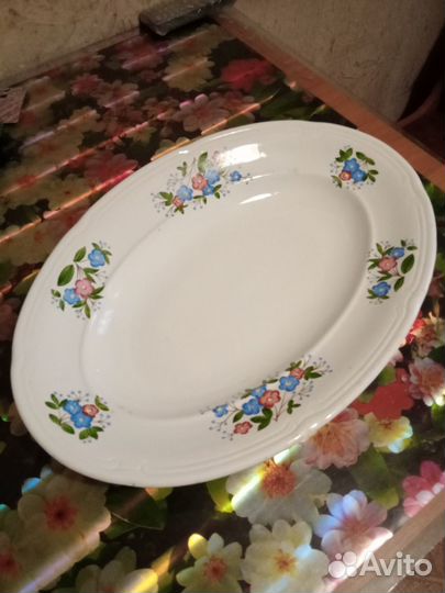 Тарелка большая круглая и овальная