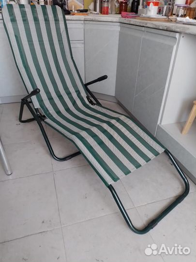 Шезлонг раскладной для дачи и отдыха на природе