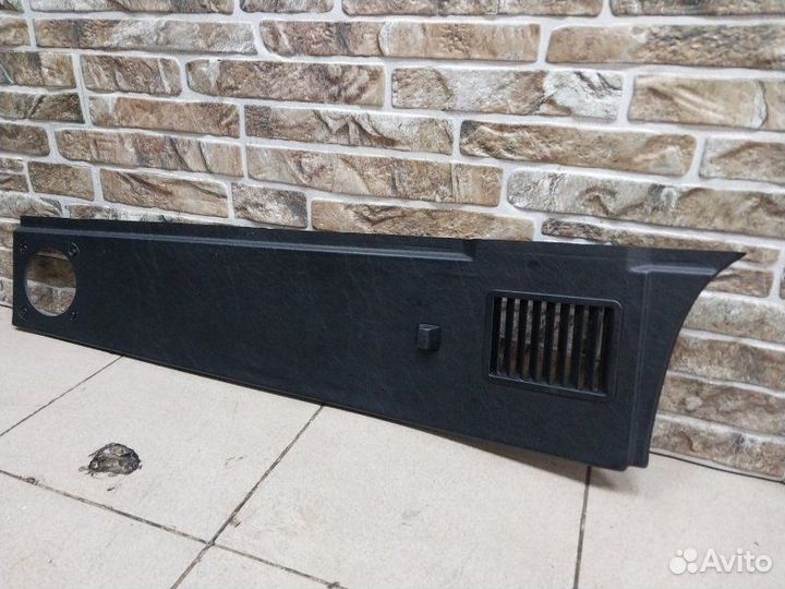 Обшивка багажника задняя правая Mercedes-Benz