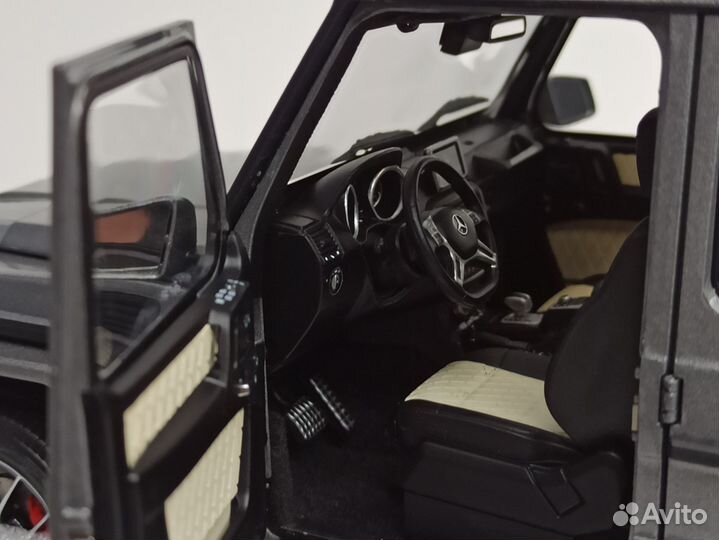 Mercedes G65 Amg Biturbo 2015 (W463) 1:18 Almost