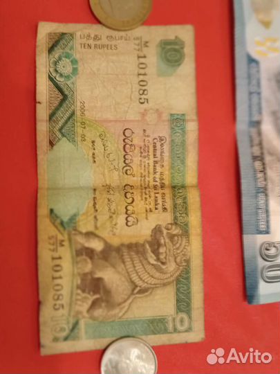 Бумажные купюры разных стран