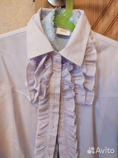 Голубая блузка