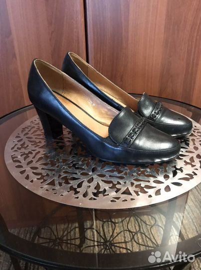 Продам туфли женские