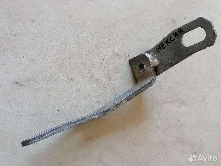 Кронштейн натяжит.ремня генерат. Daewoo Nexia 2007