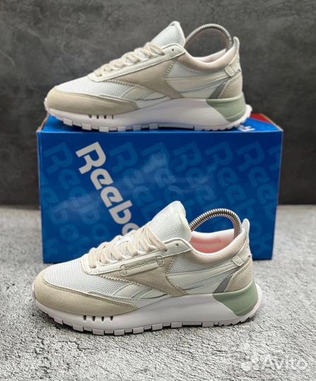 Кроссовки Reebok женские новые