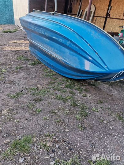 Пластиковая лодка