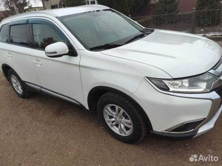 Mitsubishi Outlander 2.0 CVT, 2015, 280 000 км