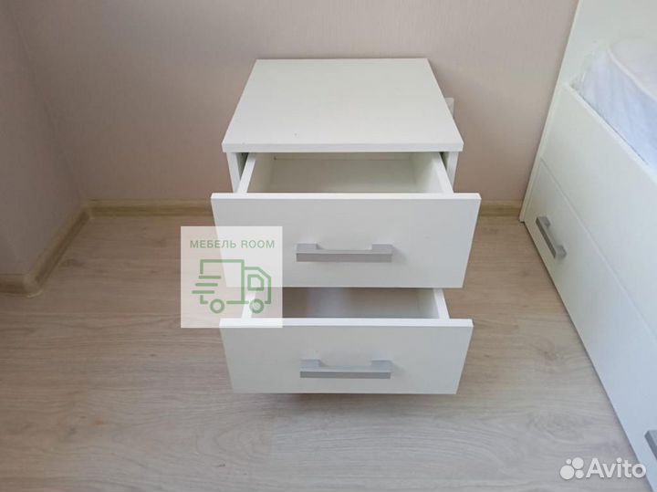 Тумба прикроватная в наличии